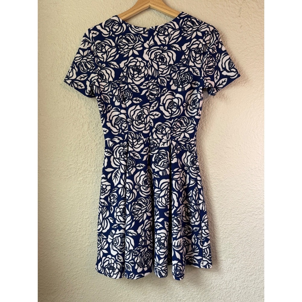 Forever 21‎ Navy Blue White Floral Print Fit Flare Dress Short Sleeve Size Small - Picture 4 of 4